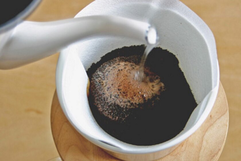 陶器のドリッパーでコーヒーがお店の味に！？「ドーナツドリッパー」で上質なブレイクタイムを過ごそう！